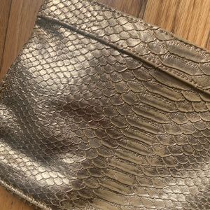 GUESS GOLD CLUTCH EVENING BAG